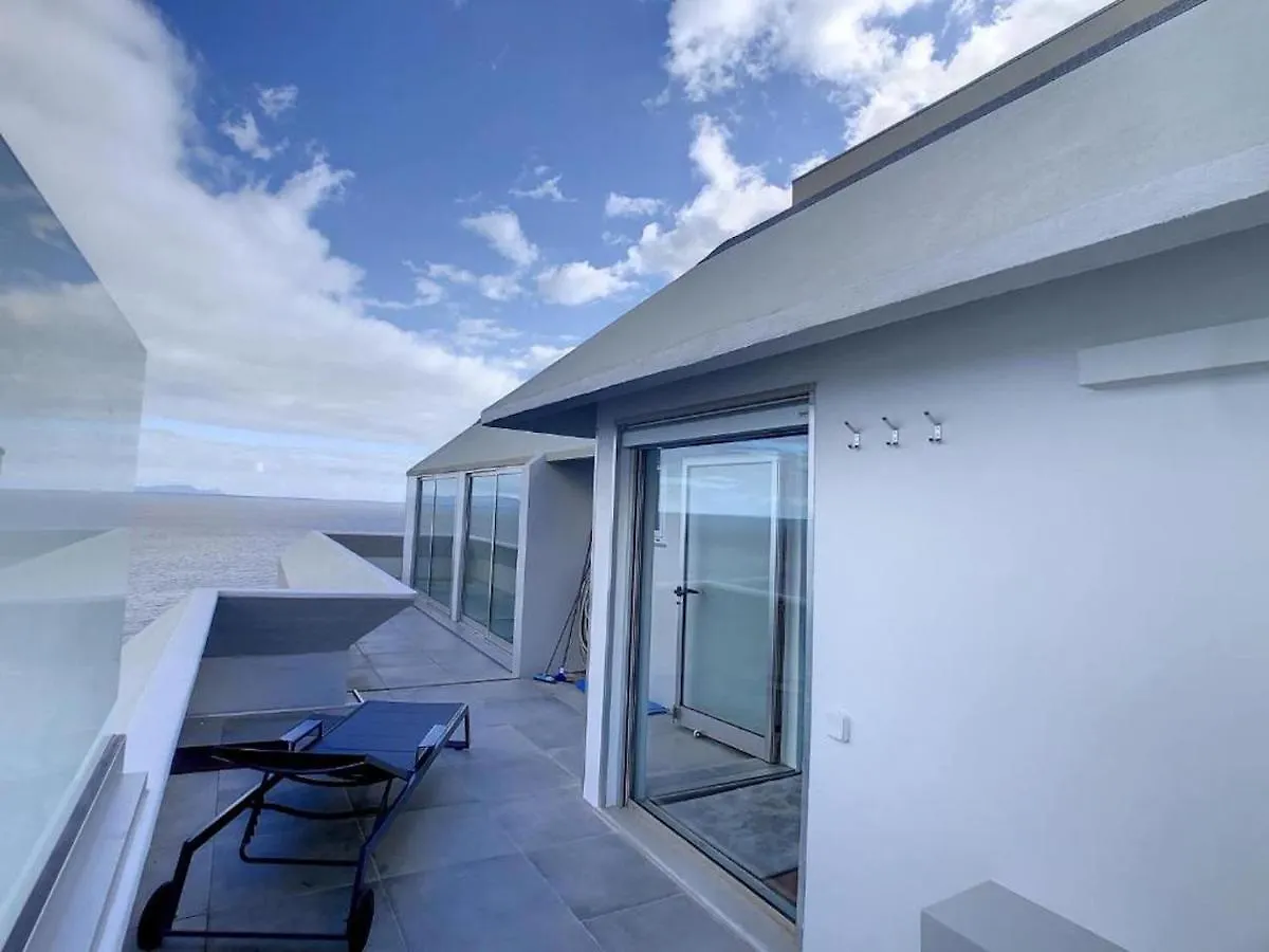 Luxurious Penthouse Suite direct at sea Caniço Appartement
