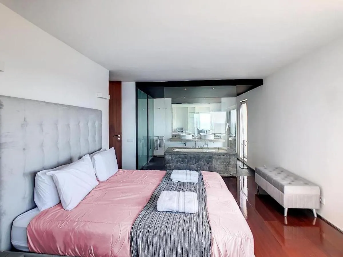 Appartement Luxurious Penthouse Suite direct at sea Caniço